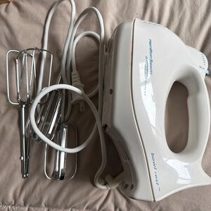 Hamilton Beach White Hand Mixer with Chrome Beaters